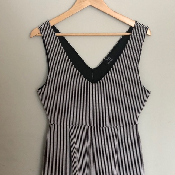 Zara Casual Dress - Picture 2 of 4